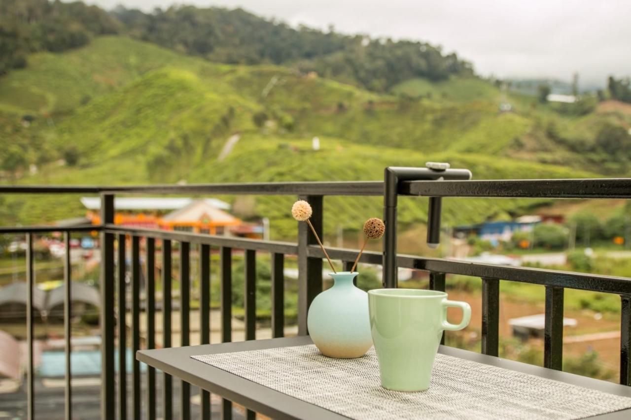 Gorgeous Sunset & Tea Plantation View-Premium Hotel Bed Kampung Kuala Terla Exterior photo
